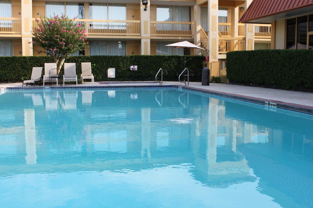 Hotel Elev8 Conroe Buitenkant foto