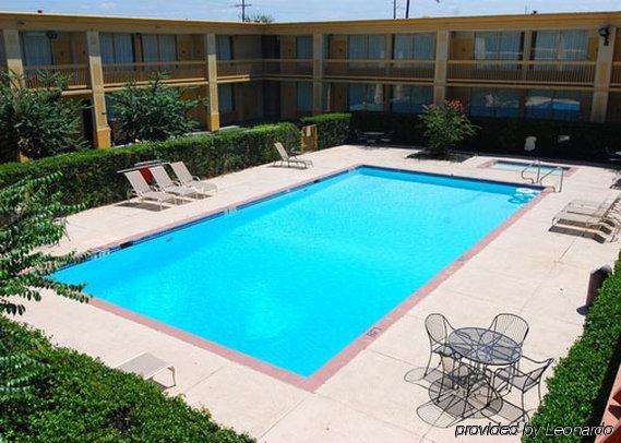 Hotel Elev8 Conroe Buitenkant foto