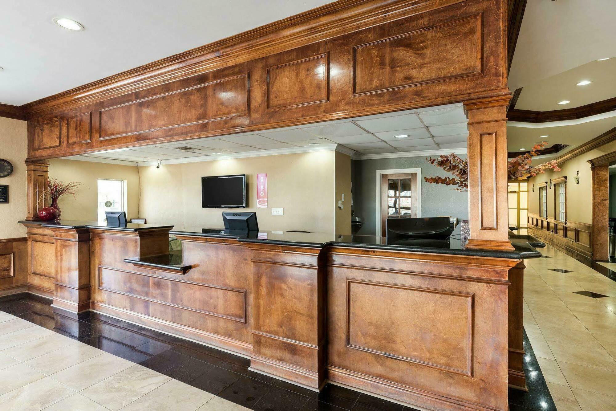 Hotel Elev8 Conroe Buitenkant foto
